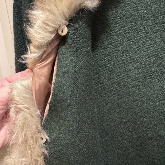 Torrid Outlander  Faux Fur Collar Green Sweater Cardigan - sz 2 - Picture 4 of 5